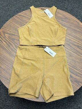 Outdoor Voices SET - Athena Crop Top and 5” Warmup Short